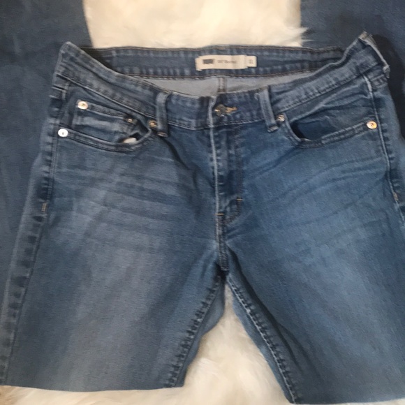 Levi’s BOGO FREE - Picture 2 of 2